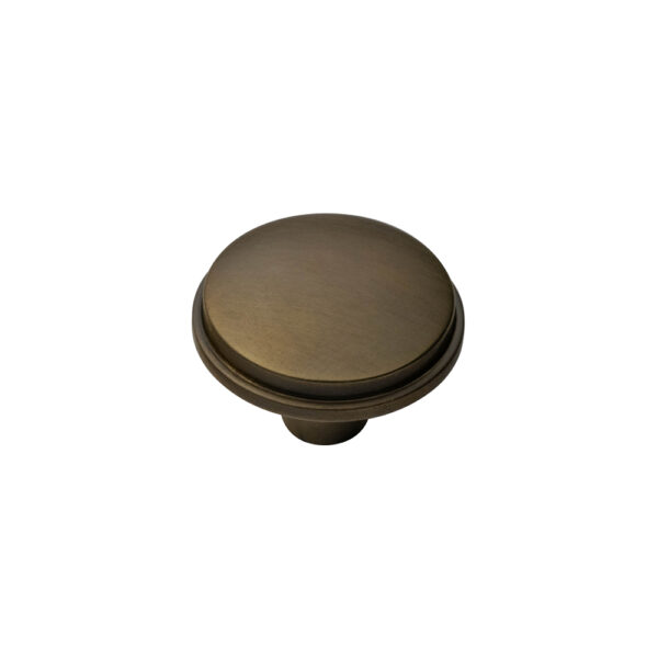 1-3/8" Beaulieu Round Knob