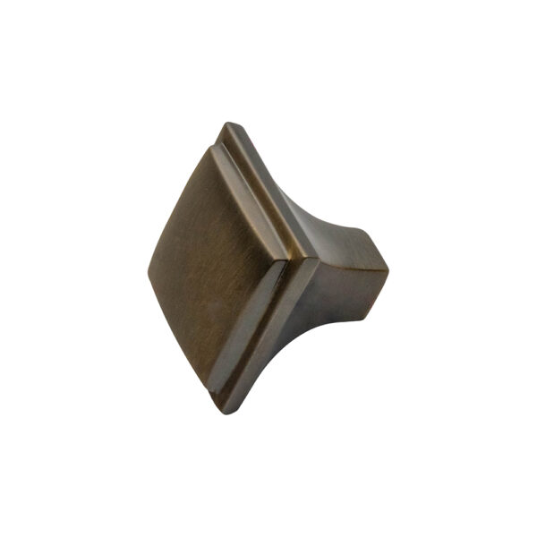 1-3/8" Beaulieu Square Knob
