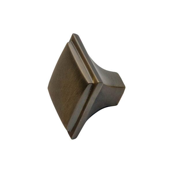 1-3/16" Beaulieu Square Knob