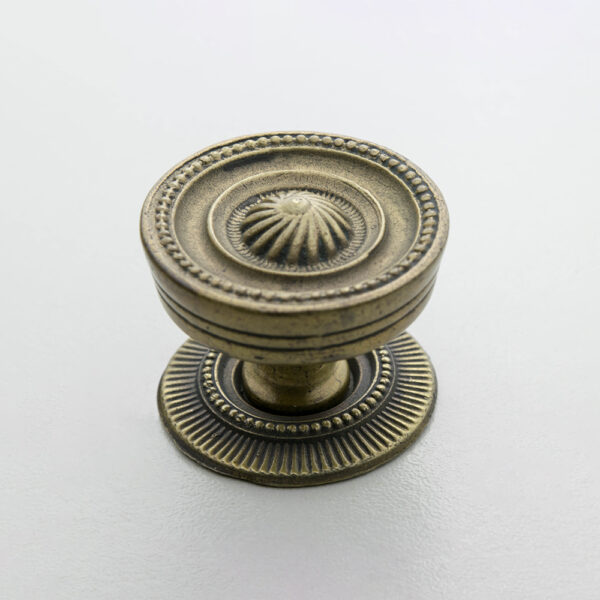 1-1/4" LD-SK-39 Sheraton Knob