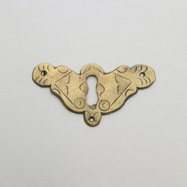 LD-WM-102 2-7/8" William & Mary Escutcheon