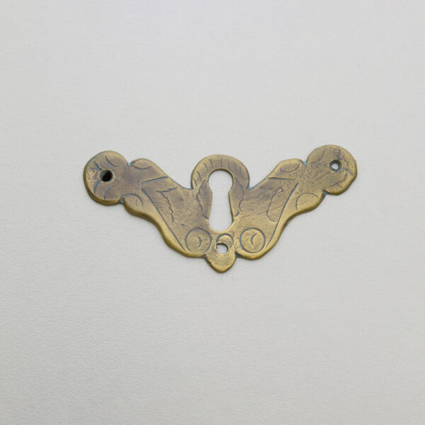 LD-WM-103 2-13/16" William & Mary Escutcheon