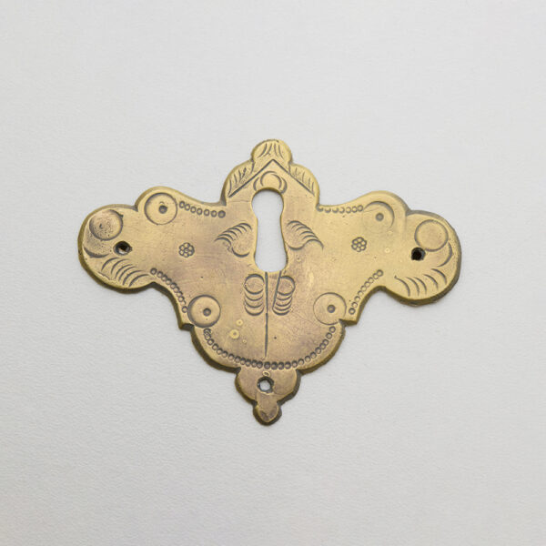 LD-WM-104 3-1/16" William & Mary Escutcheon