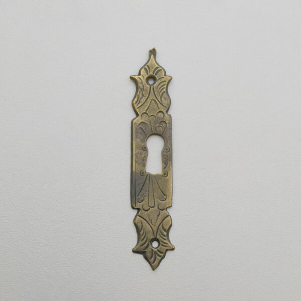 LD-WM-107 5/8" William & Mary Escutcheon