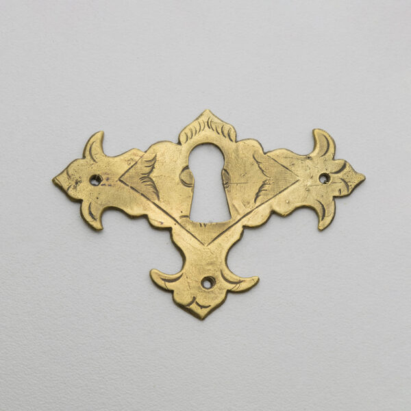 LD-WM-115 1-15/16" William & Mary Escutcheon