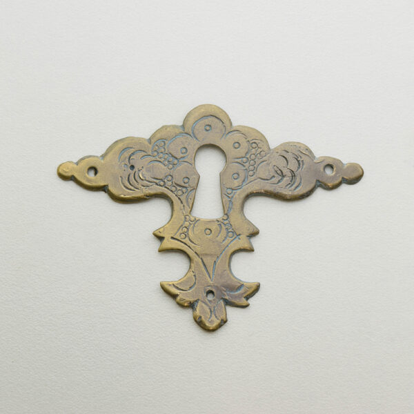 LD-WM-21A 2-3/16" William & Mary Escutcheon