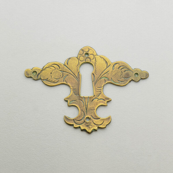 LD-WM-25 2-1/4" William & Mary Escutcheon