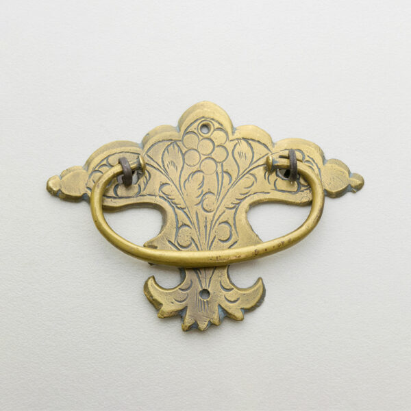 LD-WM-27 1-1/2" William & Mary Pull