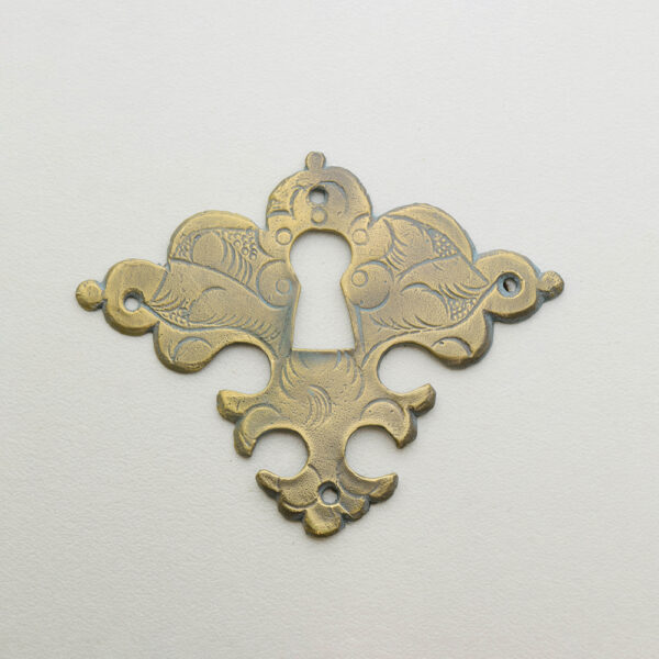 LD-WM-28 2-3/16" William & Mary Escutcheon