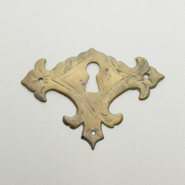 LD-WM-29 2-1/8" William & Mary Escutcheon