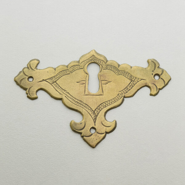LD-WM-30 2-9/16" William & Mary Escutcheon
