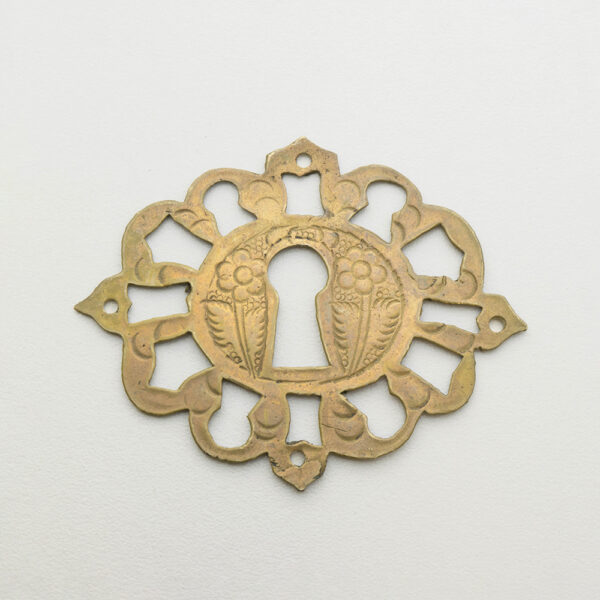 LD-WM-66 3" William & Mary Escutcheon