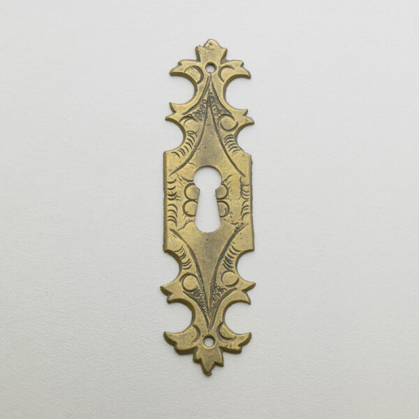 LD-WM-68 3-11/16" William & Mary Escutcheon