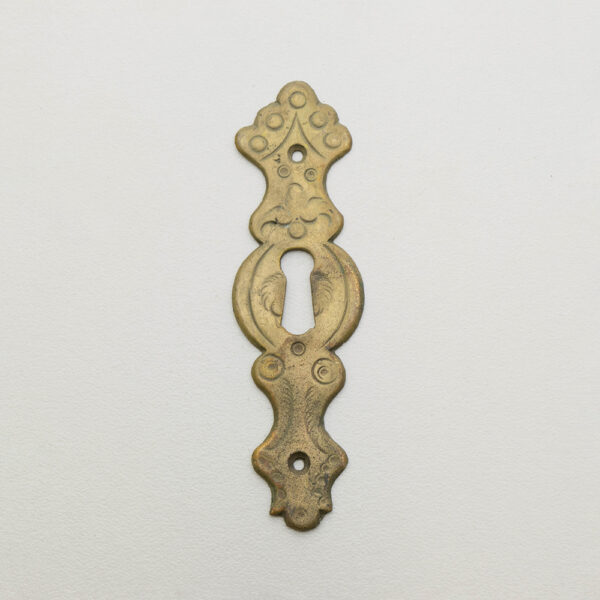 LD-WM-82 15/16" William & Mary Escutcheon