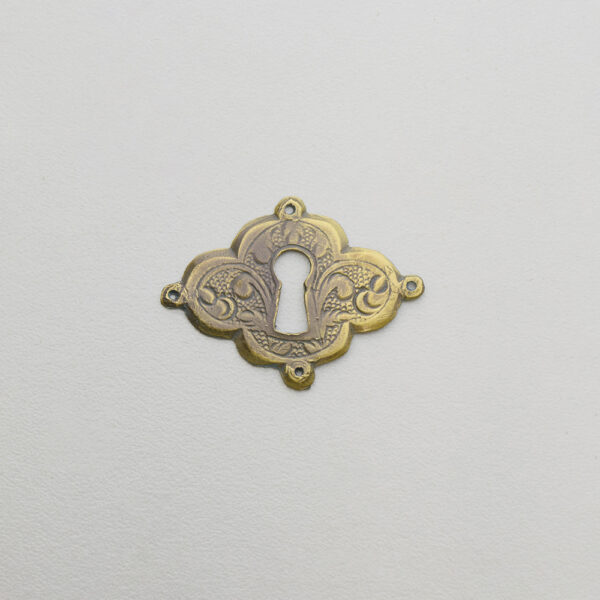 LD-WM-85 1-5/16" William & Mary Escutcheon