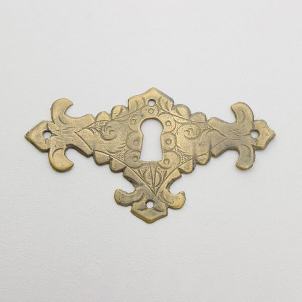 LD-WM-87 3" William & Mary Escutcheon